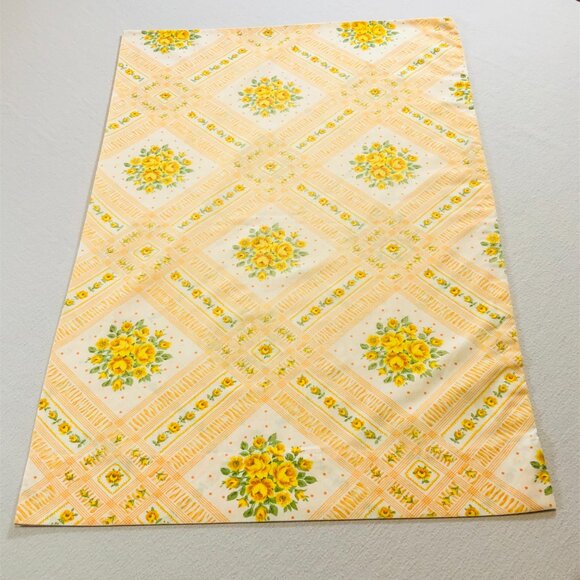 60s Yellow Roses Bouquet Pillowcase -SINGLE- Vintage Muslin Fabric Bedding - Picture 2 of 10